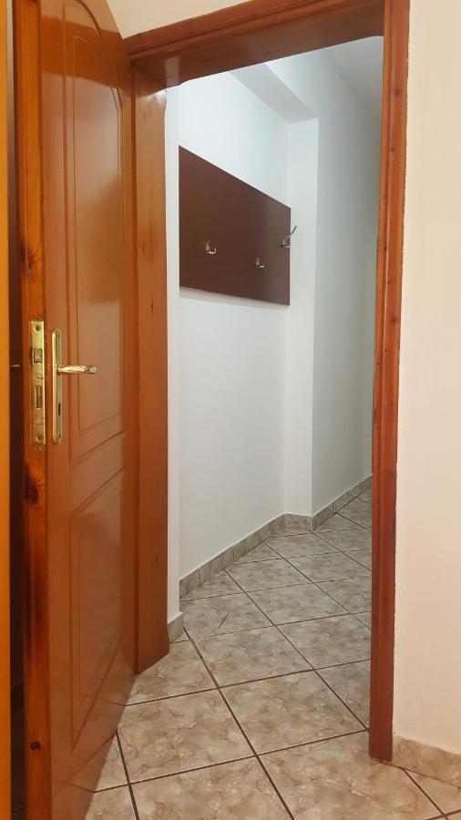 Vita Apartment - Spacious Garden And Balcony 5 Min To Beach & Center Ксамил Екстериор снимка