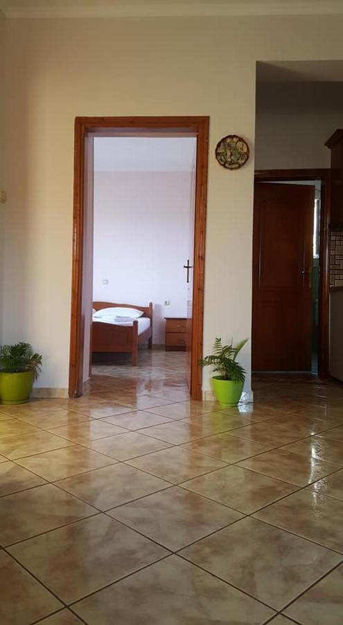 Vita Apartment - Spacious Garden And Balcony 5 Min To Beach & Center Ксамил Екстериор снимка