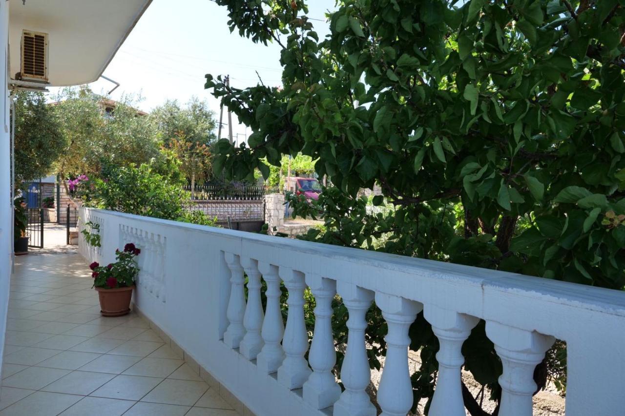 Vita Apartment - Spacious Garden And Balcony 5 Min To Beach & Center Ксамил Екстериор снимка