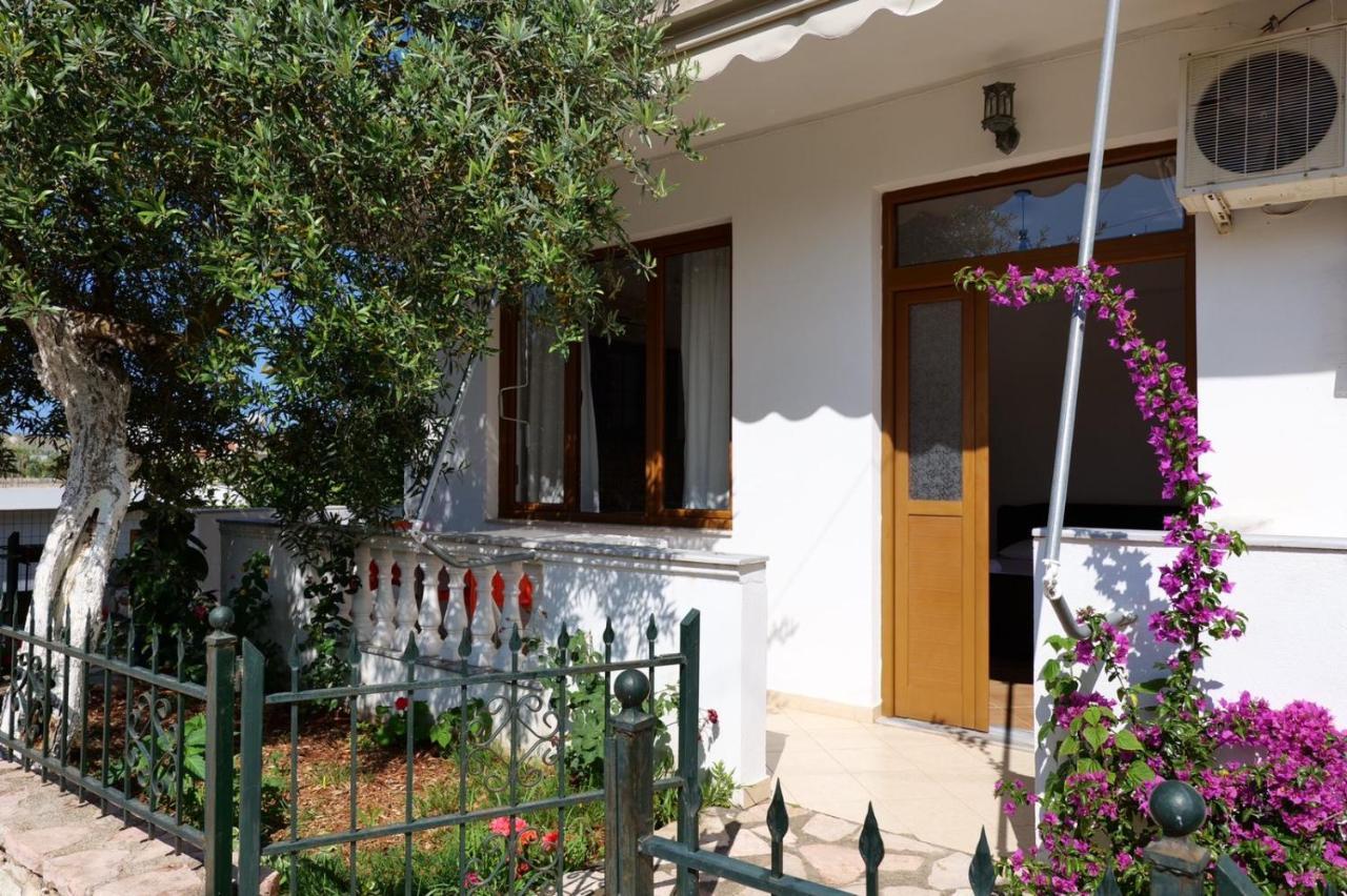 Vita Apartment - Spacious Garden And Balcony 5 Min To Beach & Center Ксамил Екстериор снимка