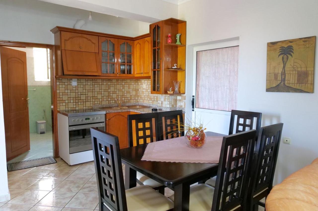 Vita Apartment - Spacious Garden And Balcony 5 Min To Beach & Center Ксамил Екстериор снимка