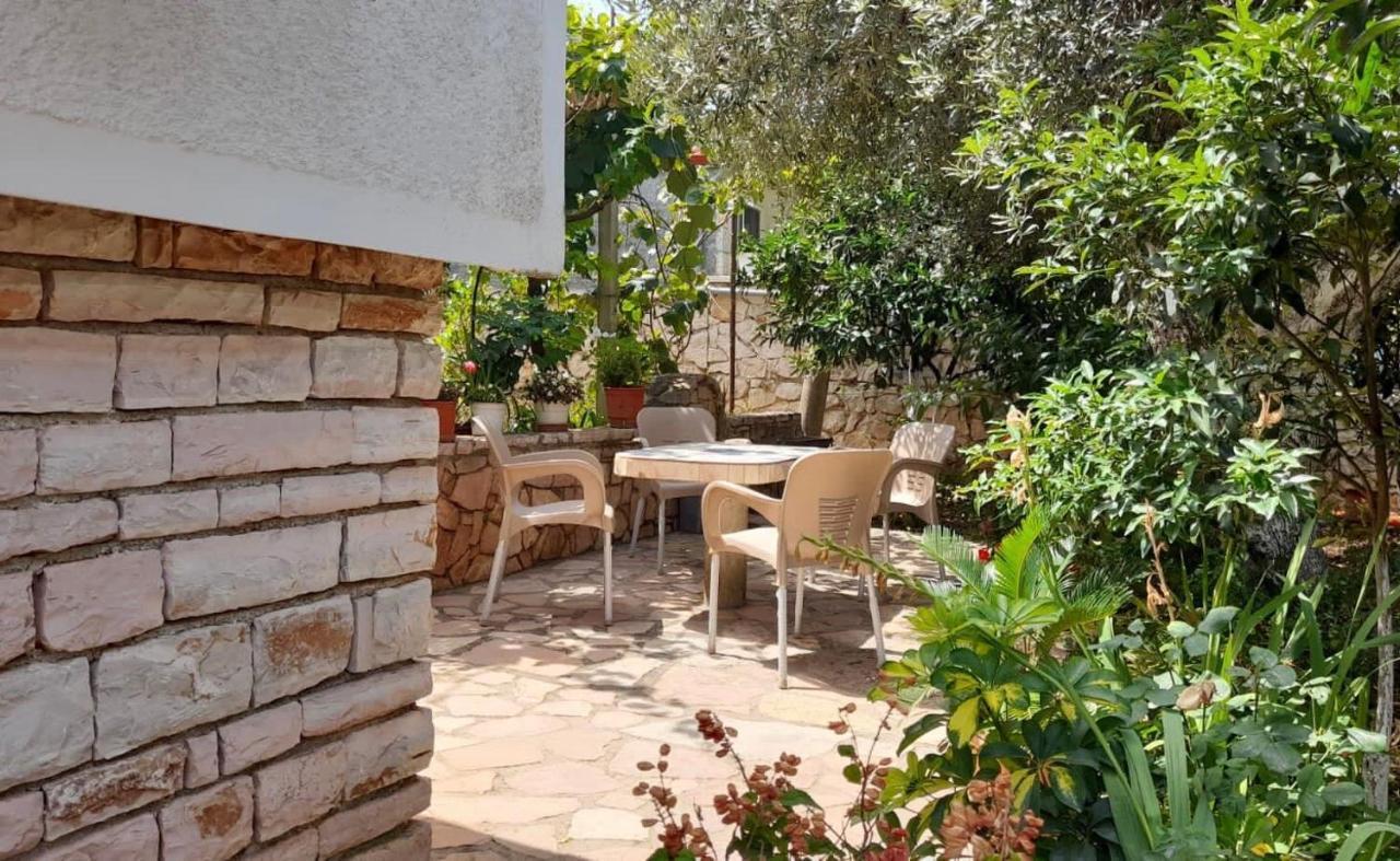 Vita Apartment - Spacious Garden And Balcony 5 Min To Beach & Center Ксамил Екстериор снимка