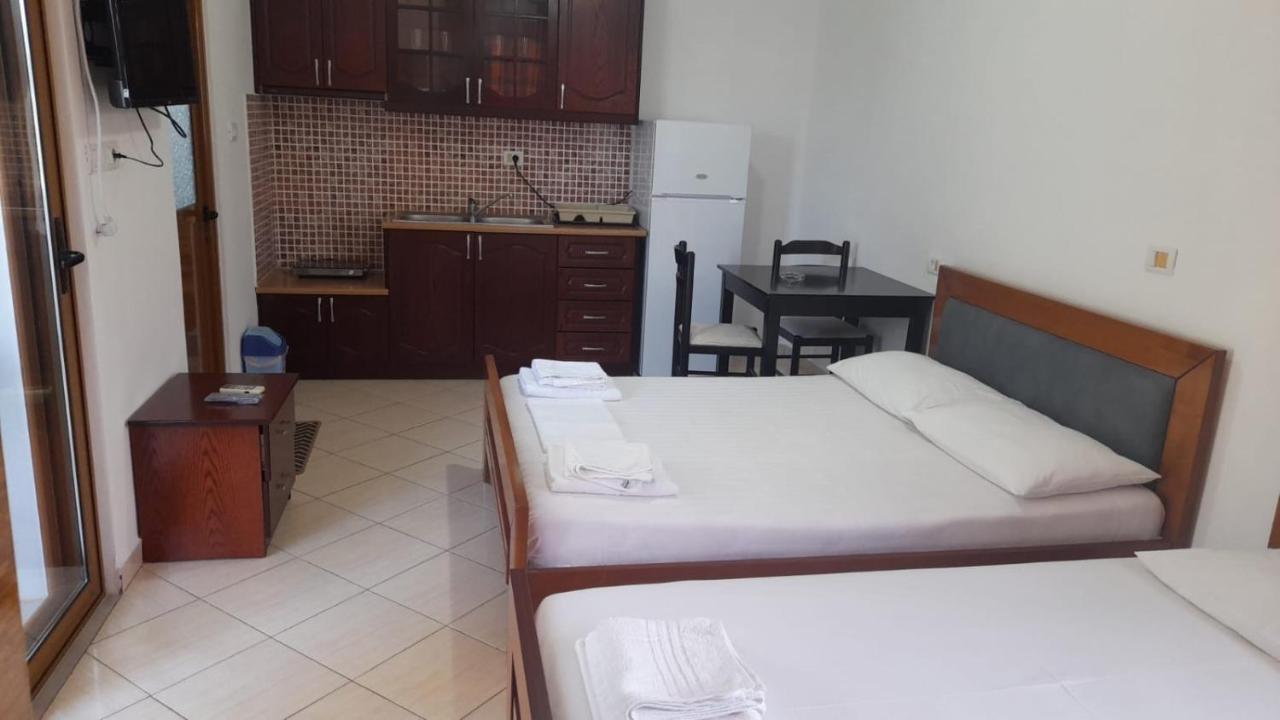 Vita Apartment - Spacious Garden And Balcony 5 Min To Beach & Center Ксамил Екстериор снимка