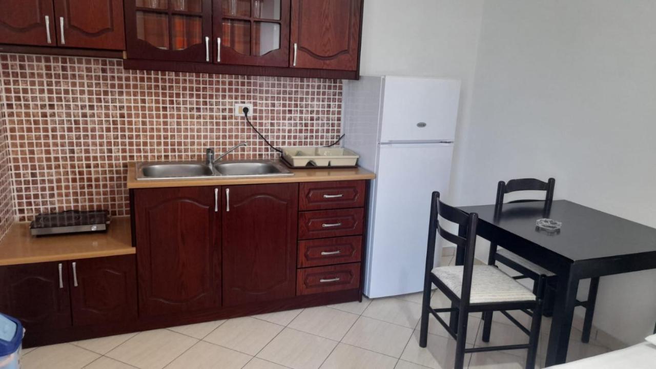 Vita Apartment - Spacious Garden And Balcony 5 Min To Beach & Center Ксамил Екстериор снимка