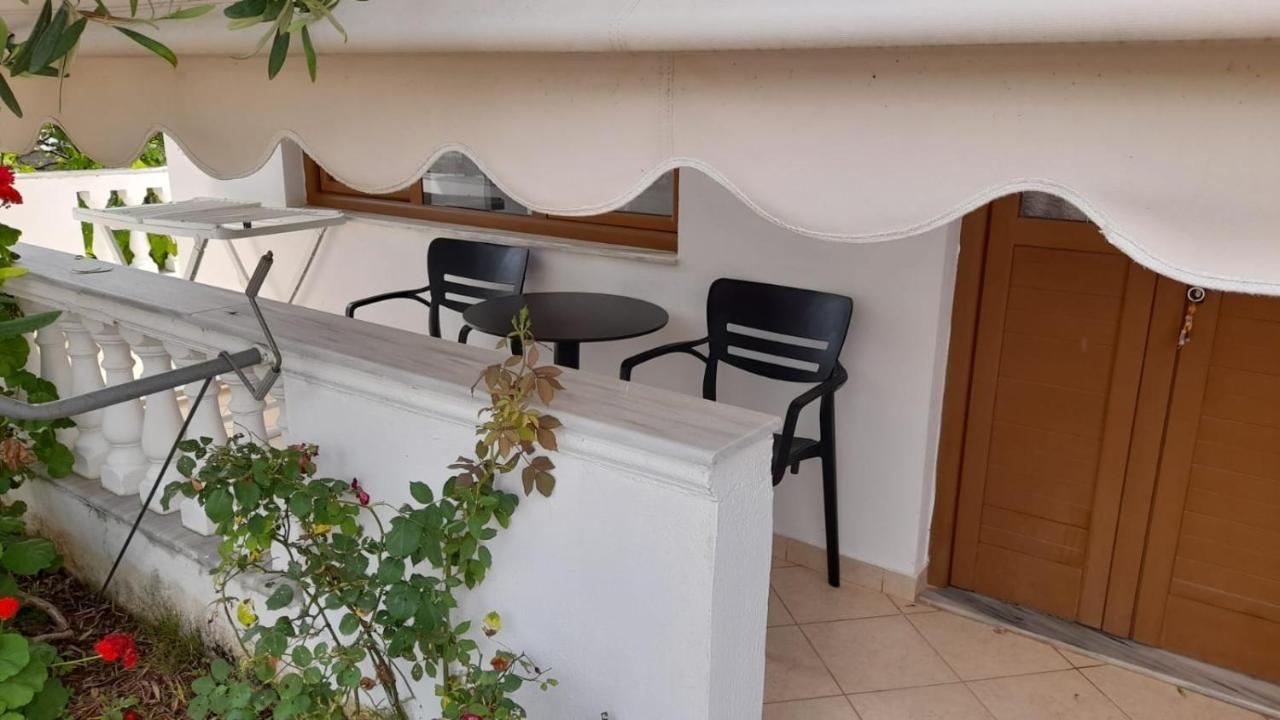 Vita Apartment - Spacious Garden And Balcony 5 Min To Beach & Center Ксамил Екстериор снимка