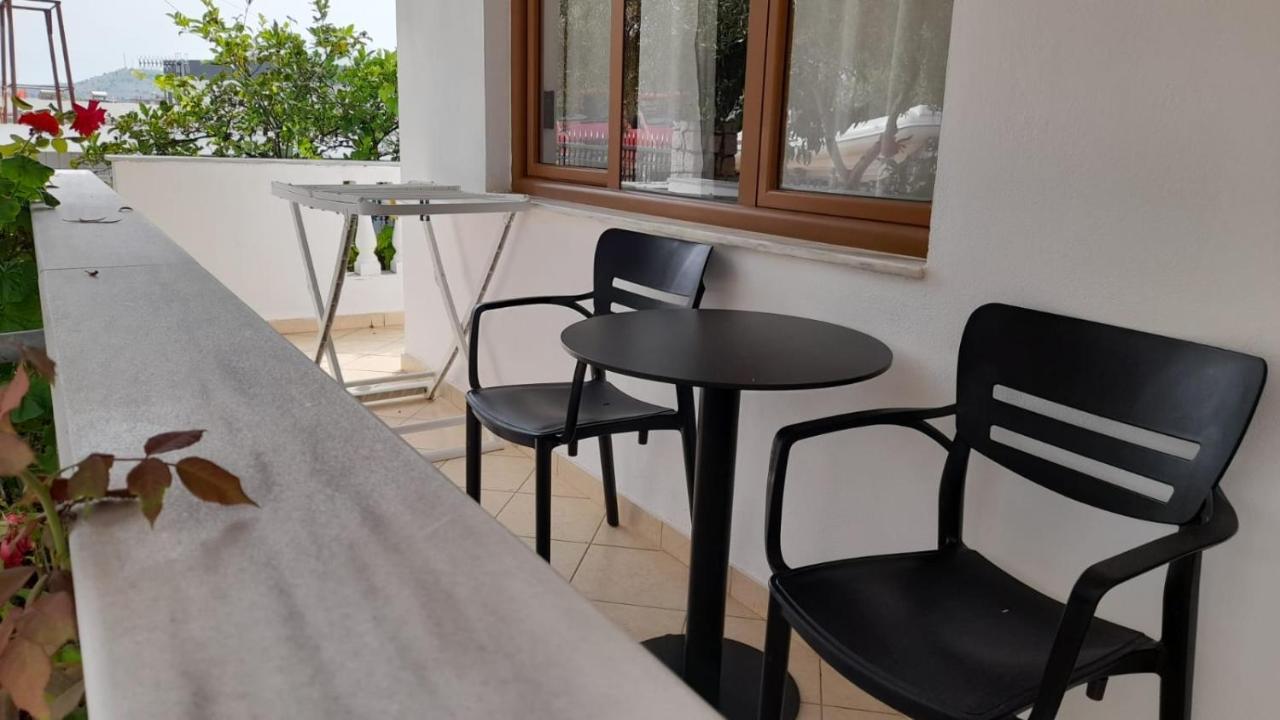 Vita Apartment - Spacious Garden And Balcony 5 Min To Beach & Center Ксамил Екстериор снимка