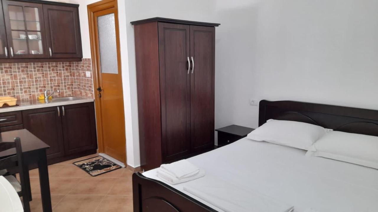Vita Apartment - Spacious Garden And Balcony 5 Min To Beach & Center Ксамил Екстериор снимка
