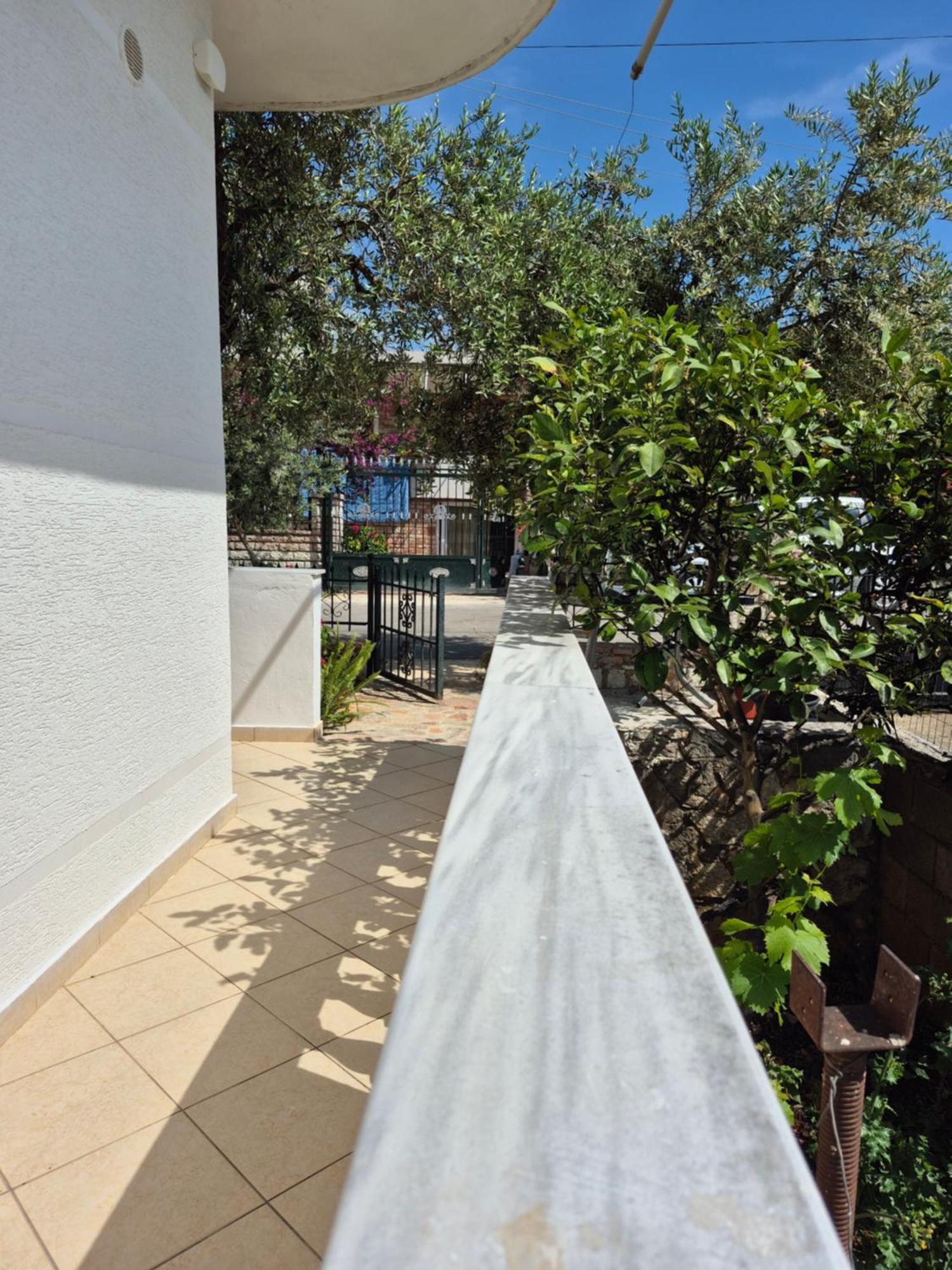 Vita Apartment - Spacious Garden And Balcony 5 Min To Beach & Center Ксамил Екстериор снимка