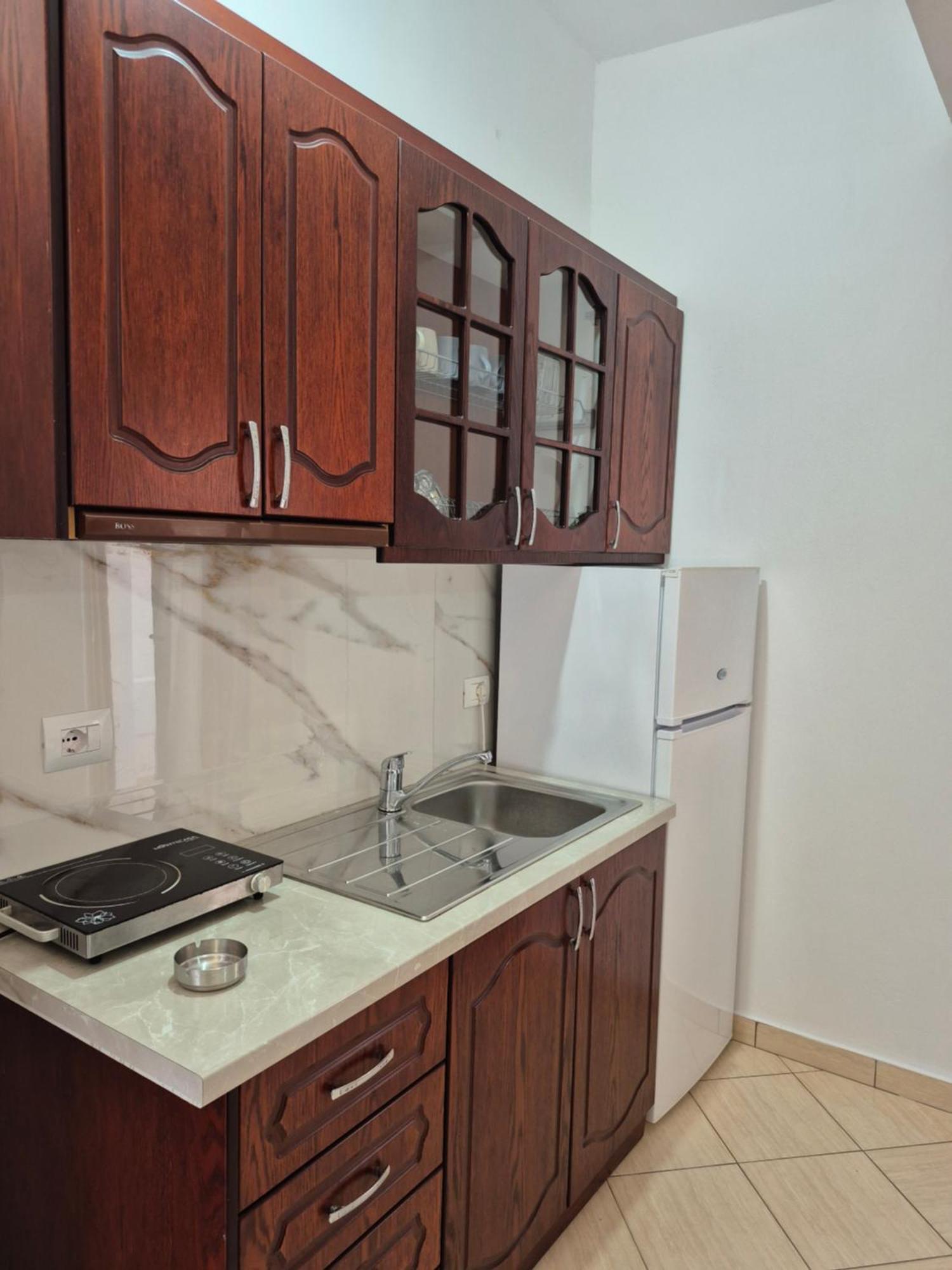 Vita Apartment - Spacious Garden And Balcony 5 Min To Beach & Center Ксамил Екстериор снимка