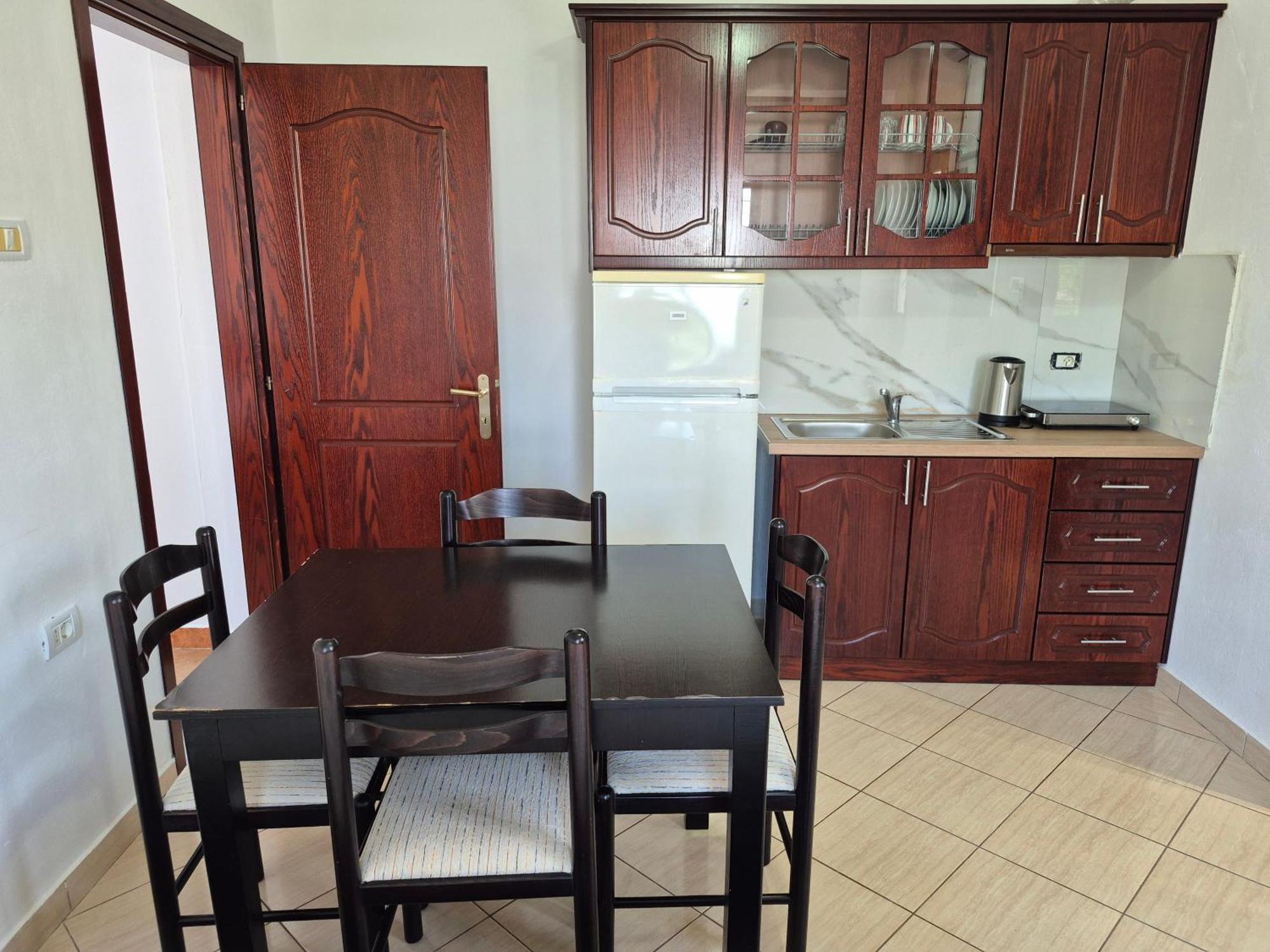 Vita Apartment - Spacious Garden And Balcony 5 Min To Beach & Center Ксамил Екстериор снимка