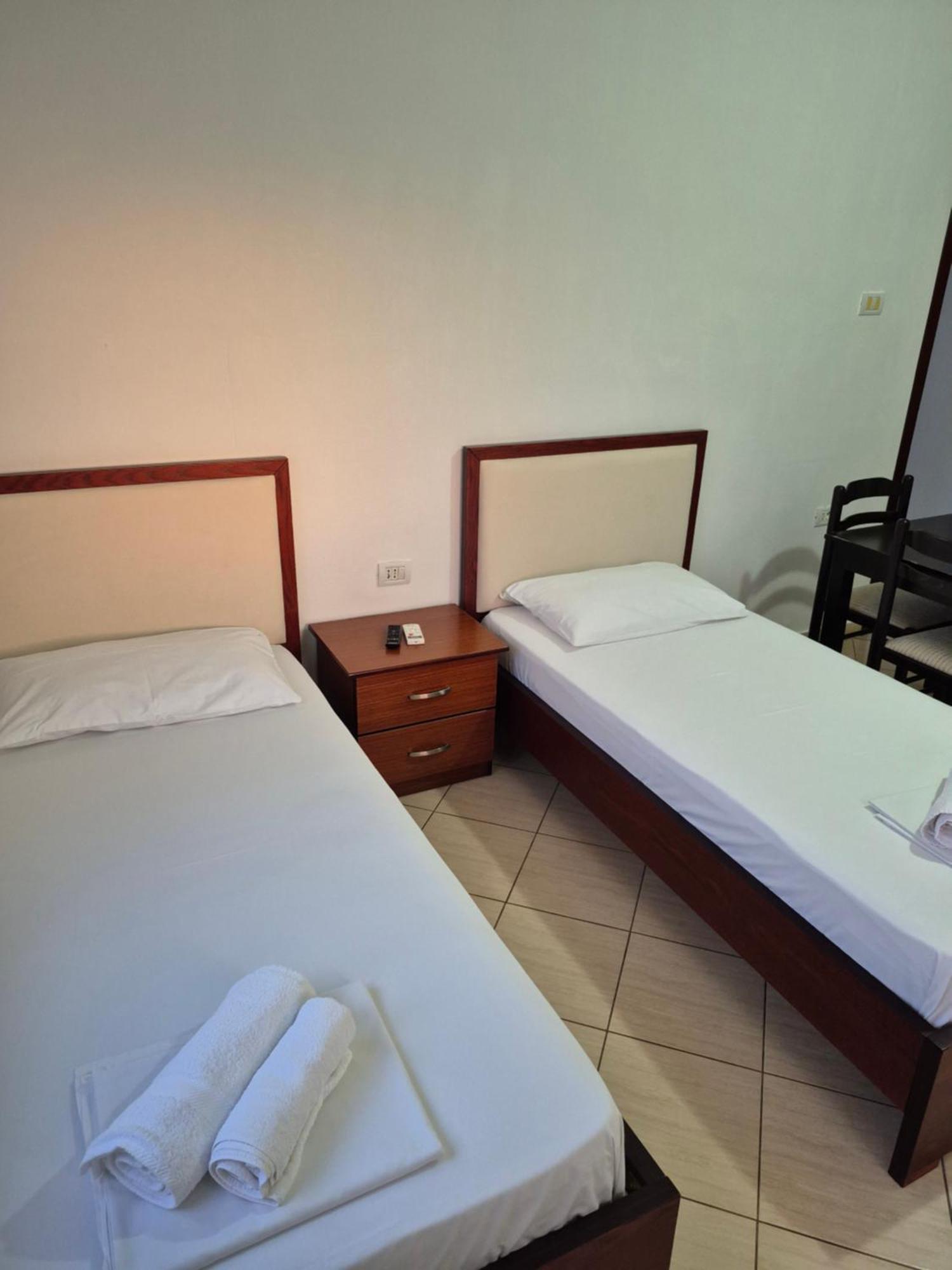 Vita Apartment - Spacious Garden And Balcony 5 Min To Beach & Center Ксамил Екстериор снимка